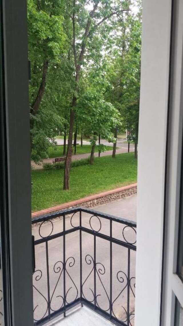 Апартаменты Апартаменты в центре с видом на парк Витебск-25